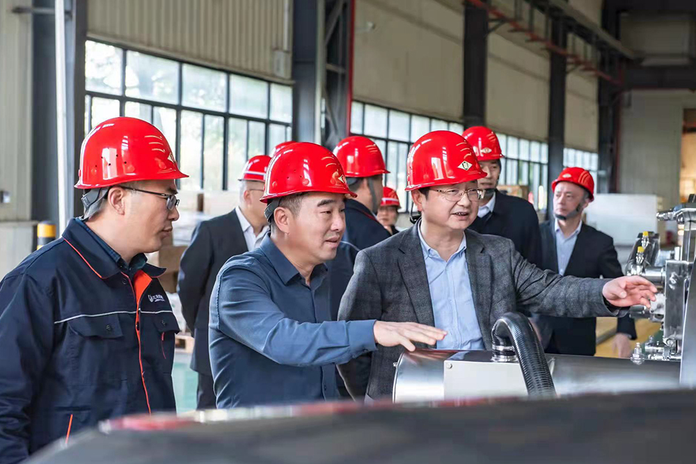 辛國(guó)榮調(diào)研-江機(jī)公司.jpg 辛國(guó)榮調(diào)研-江機(jī)公司.jpg