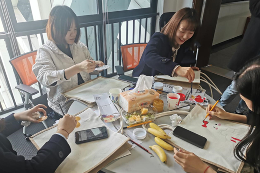 財務(wù)公司三八.jpg 財務(wù)公司三八.jpg